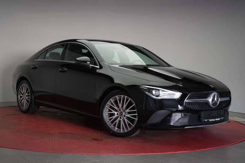 Nachtschwarz unilack Gebraucht 2022 Mercedes CLA200 Progressive Coupé | 29.990 € (Superpreis) - Bild 1/4