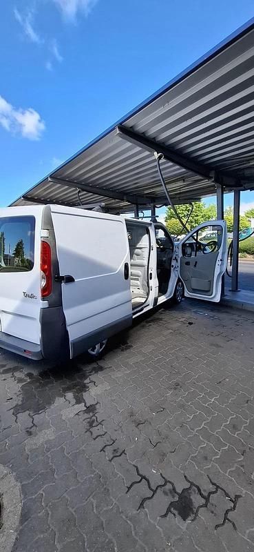 Weiß Gebraucht 2011 Renault Traffic Van / Kleinbus | 4.300 € - Bild 1/4