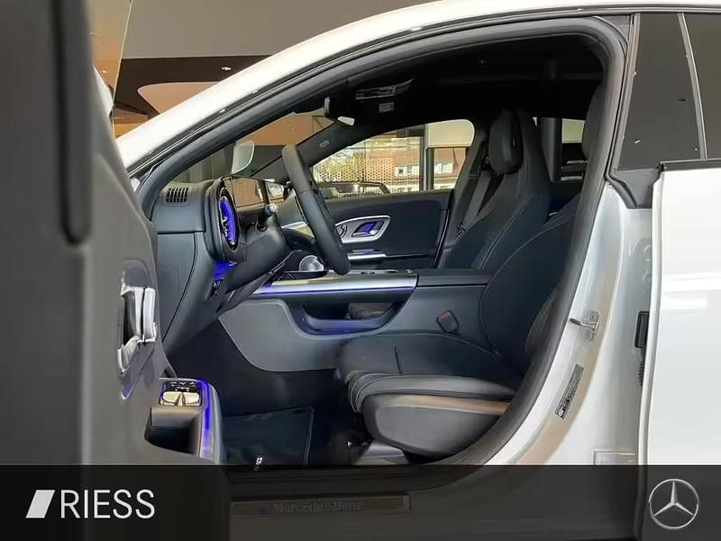 Gebraucht Mercedes CLA220 AMG 211 PS (155 kW) 2026 Unilack polarweiß Limousine
