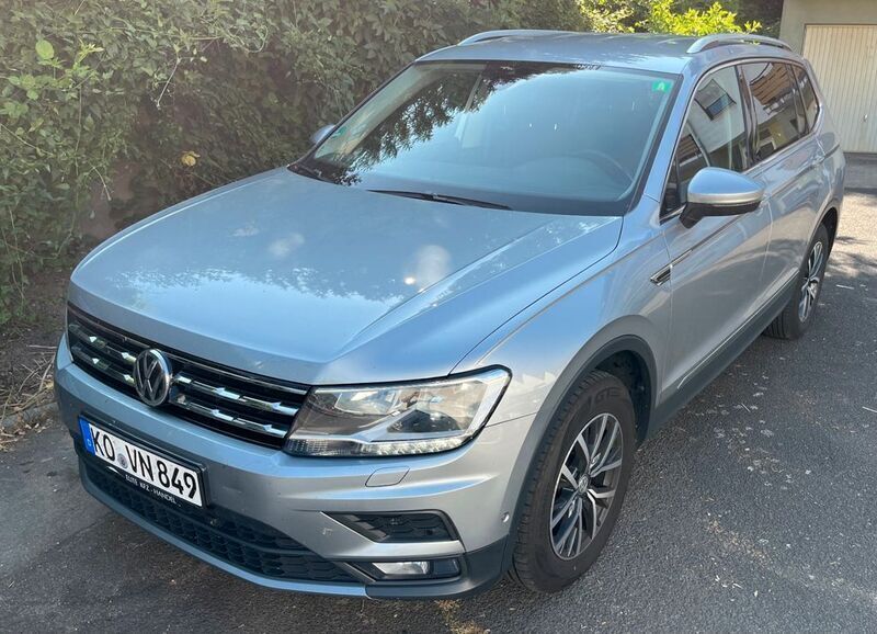 Grau Gebraucht 2019 VW Tiguan Allspace Comfortline SUV | 21.500 € (Fairer Preis) - Bild 1/4