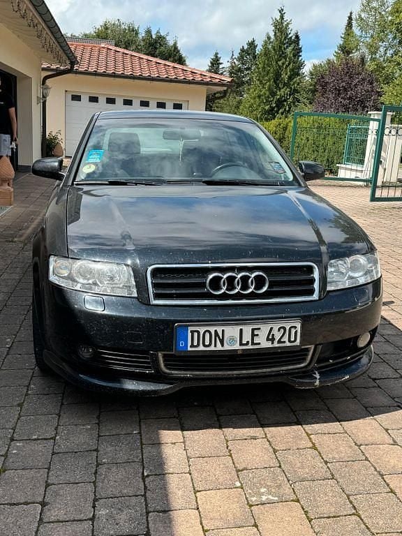 Schwarz Gebraucht 2001 Audi A4 Limousine | 1.050 € (Superpreis) - Bild 1/4