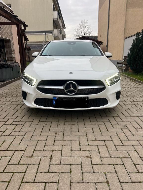 Gebraucht Mercedes A200 150 PS (110 kW) 2020 Weiß Limousine