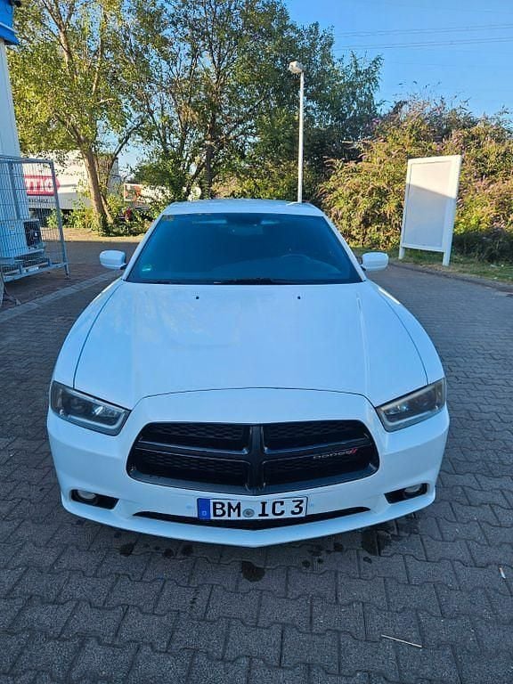 Weiß Gebraucht 2014 Dodge Charger Limousine | 16.990 € (Fairer Preis) - Bild 1/4