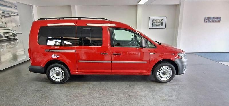 Rot Gebraucht 2017 VW Caddy Maxi Van / Kleinbus | 11.900 € (Fairer Preis) - Bild 1/4