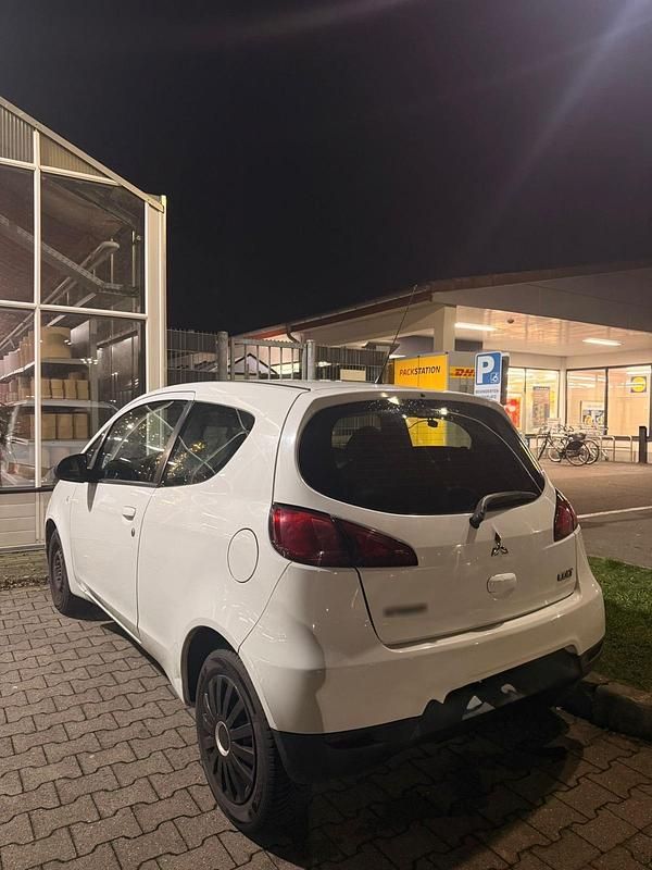 Gebraucht Mitsubishi Colt 90 PS (66 kW) 2008 Weiß Kleinwagen