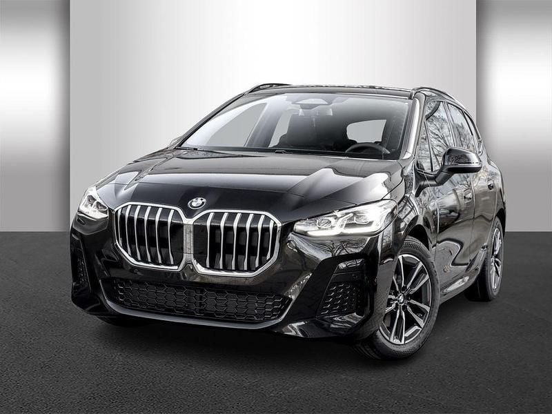 Neu BMW 218 Active Tourer Performance 136 PS (100 kW) 2026 Schwarz Van / Kleinbus