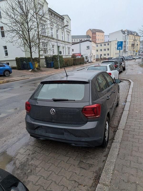 Gebraucht VW Polo Trendline 80 PS (58 kW) 2018 Grau Kleinwagen