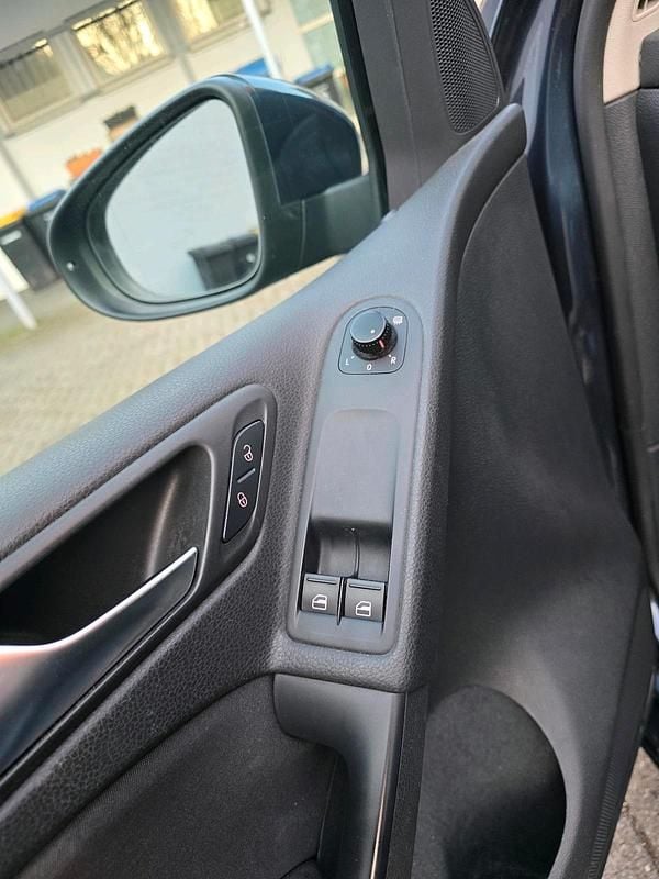 Gebraucht VW Golf VI Trendline 80 PS (58 kW) 2010 Blau Kleinwagen