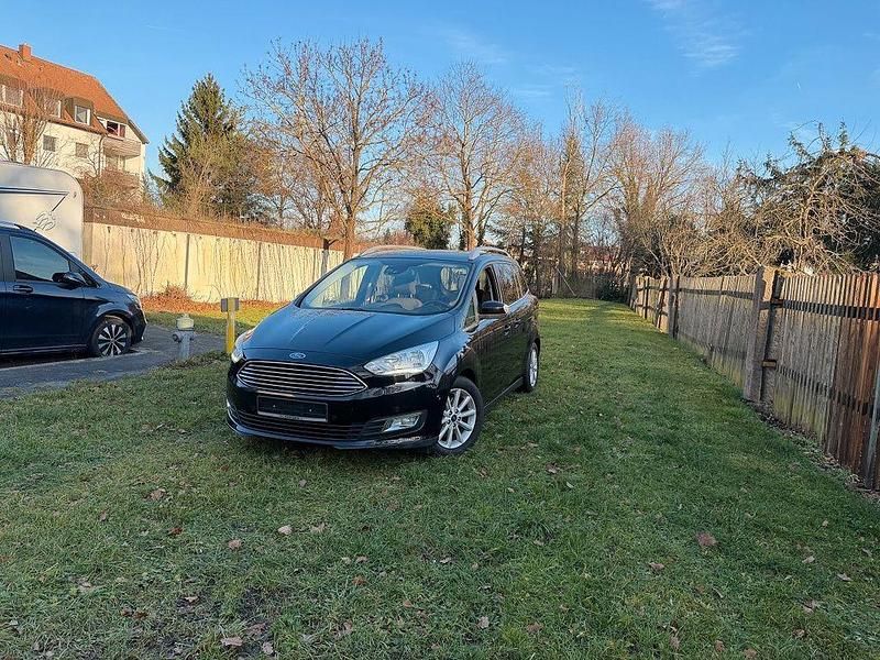 Gebraucht Ford Grand C-Max Titanium 125 PS (91 kW) 2018 Schwarz Van / Kleinbus
