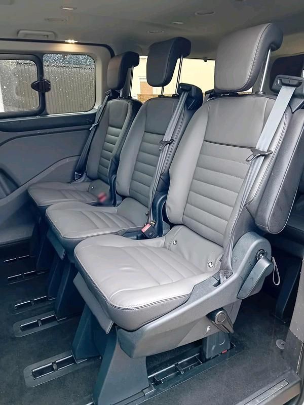 Gebraucht Ford Transit Tourneo Titanium 170 PS (125 kW) 2019 Silber Van / Kleinbus