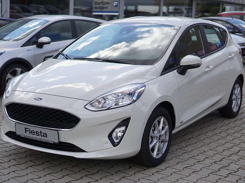 Metropolisweiß Gebraucht 2021 Ford Fiesta Cool & Connect Kleinwagen | 11.980 € (Fairer Preis) - Bild 1/4