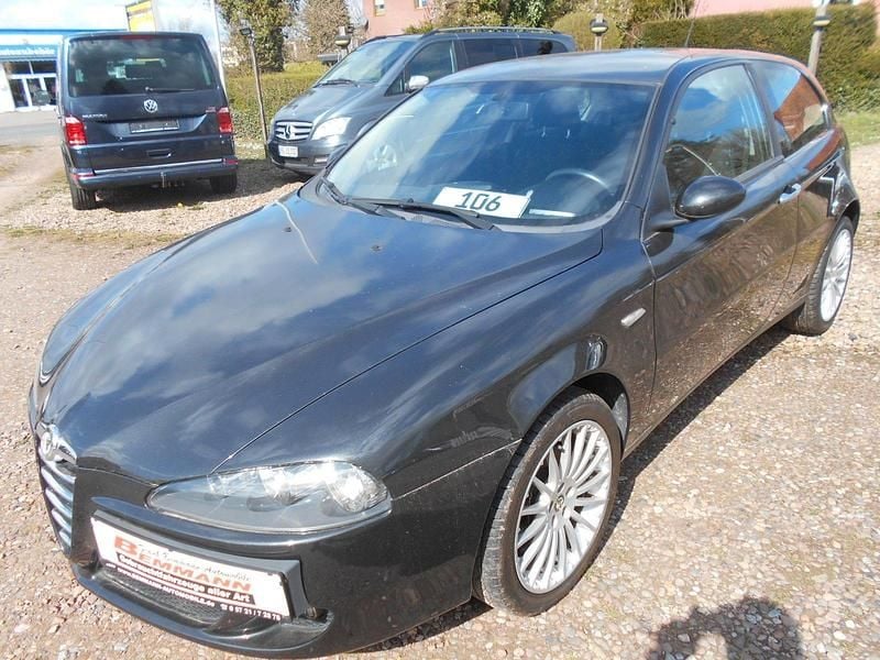 Gebraucht Alfa Romeo 147 105 PS (77 kW) 2006 Schwarz Kleinwagen