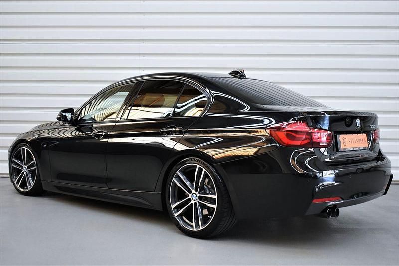 Gebraucht BMW 330 Shadowline 252 PS (185 kW) 2017 Schwarz Limousine