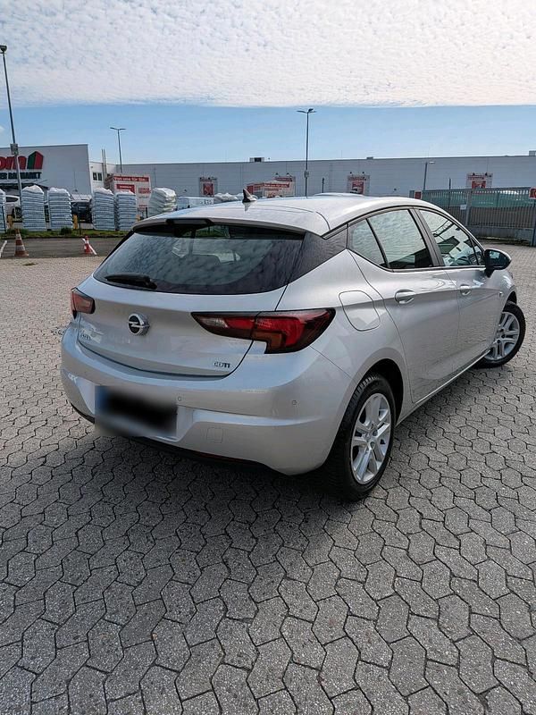 Gebraucht Opel Astra 110 PS (80 kW) 2017 Silber Limousine