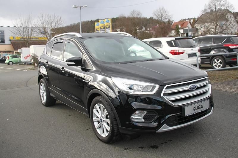 Gebraucht Ford Kuga Titanium 150 PS (110 kW) 2019 Schwarz SUV