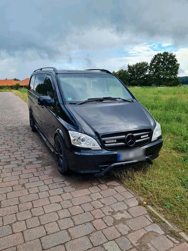 Schwarz Gebraucht 2012 Mercedes Vito Van / Kleinbus | 11.500 € - Bild 1/4