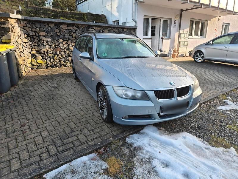 Gebraucht 2006 BMW 320 Kombi | 2.800 € - Bild 1/4