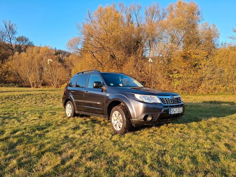 Schwarz Gebraucht 2009 Subaru Forester Active SUV | 5.999 € (Fairer Preis) - Bild 1/4