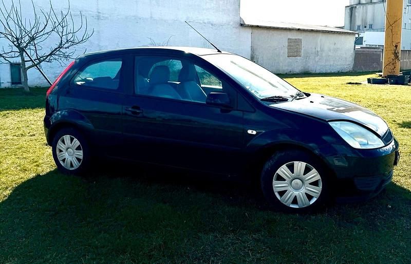 Gebraucht Ford Fiesta 51 PS (37 kW) 2005 Blau Kleinwagen