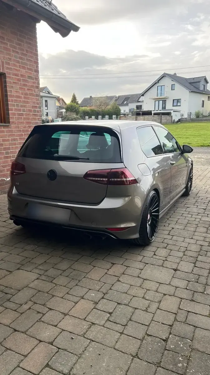 Second-hand VW Golf VII 300 CP (220 kW) 2016 Gri Berlinǎ