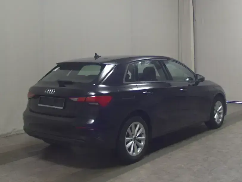 Używany Audi A3 Advanced 150 KM (110 kW) 2021 Czarny Sedan/Limuzyna