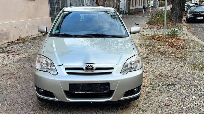 Gebraucht Toyota Corolla 97 PS (71 kW) 2006 Gold Limousine