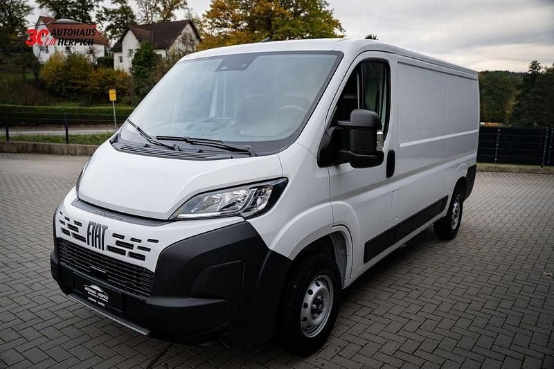 Weiß Neu 2025 Fiat Ducato Van | 28.322 € (Guter Preis) - Bild 1/4