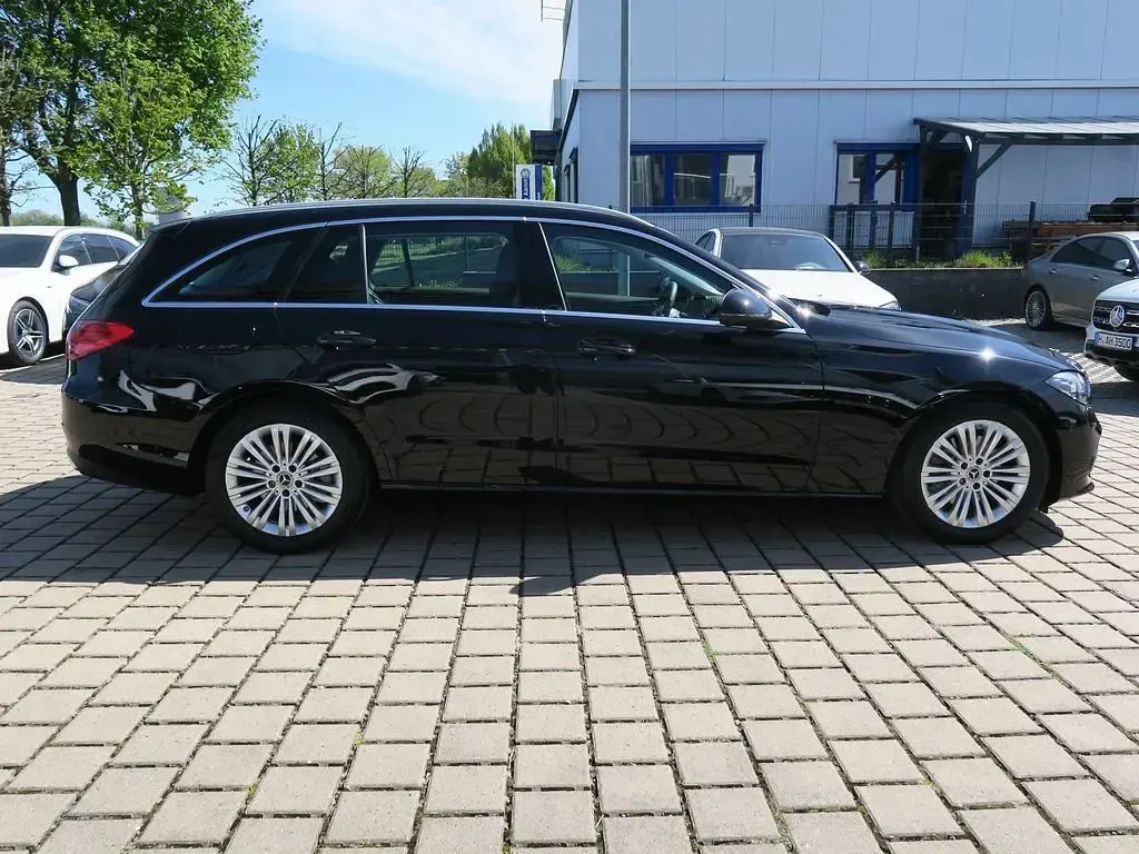 Gebraucht Mercedes C200 Avantgarde 204 PS (150 kW) 2025 Schwarz Limousine