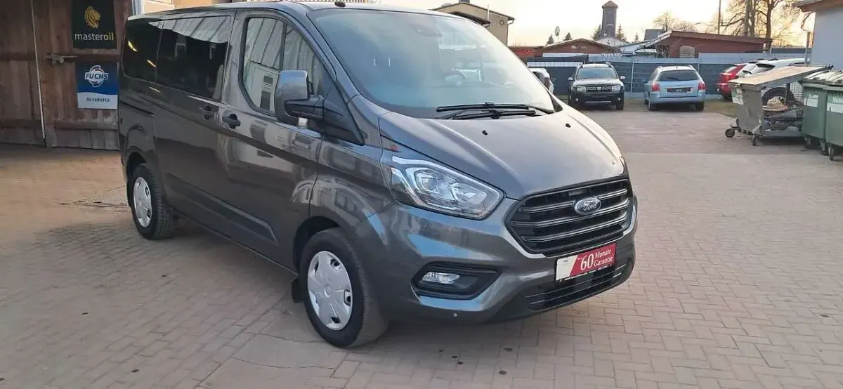 Gebraucht Ford Transit Custom Trend 131 PS (96 kW) 2018 Magneticgrau metallic Van / Kleinbus