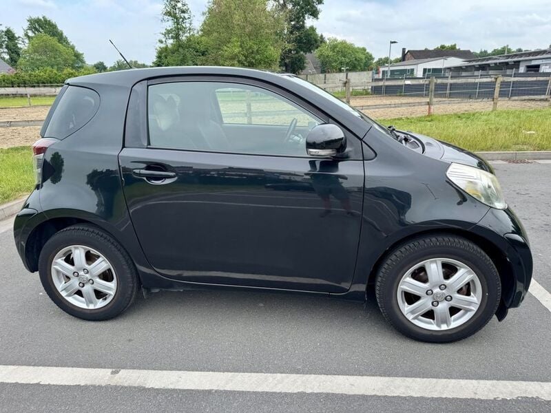 Schwarz Gebraucht 2009 Toyota iQ Kleinwagen | 2.500 € (Guter Preis) - Bild 1/4