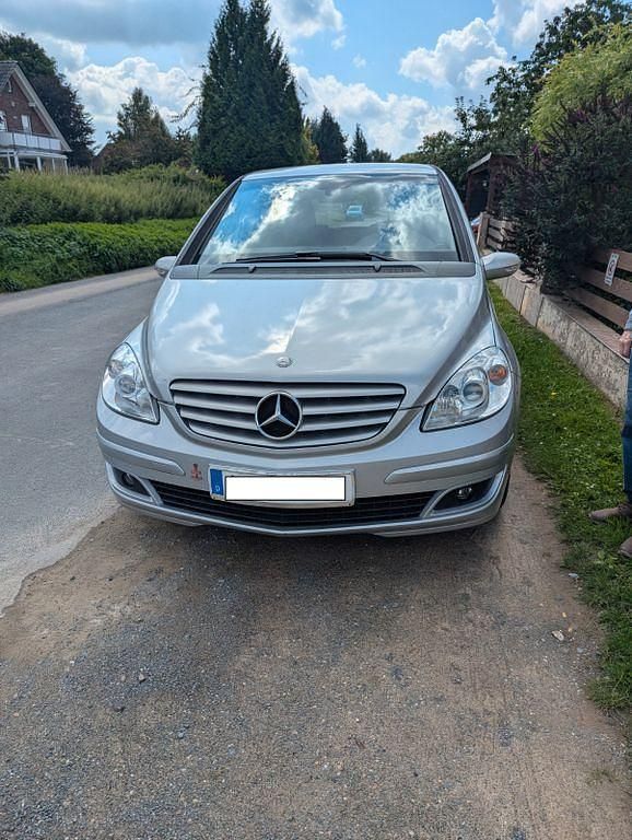Silber Gebraucht 2006 Mercedes B170 Van / Kleinbus | 3.950 € (Superpreis) - Bild 1/4