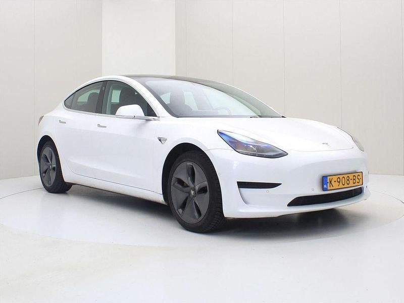 Gebraucht Tesla Model 3 Standard Range 225 kW (306 PS) 2020 Weiß Limousine