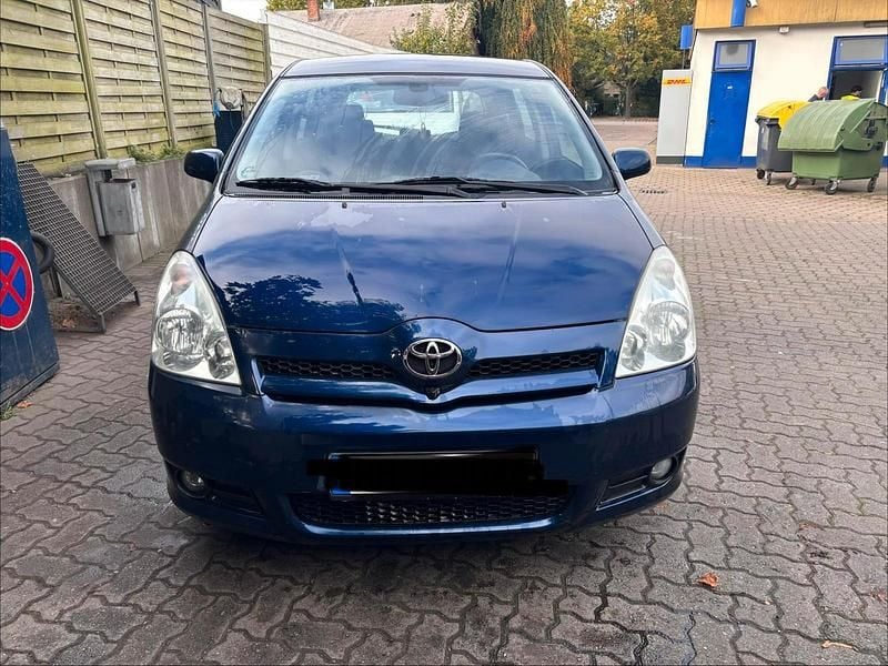 Blau Gebraucht 2004 Toyota Corolla Verso Van / Kleinbus | 4.500 € (Fairer Preis) - Bild 1/4
