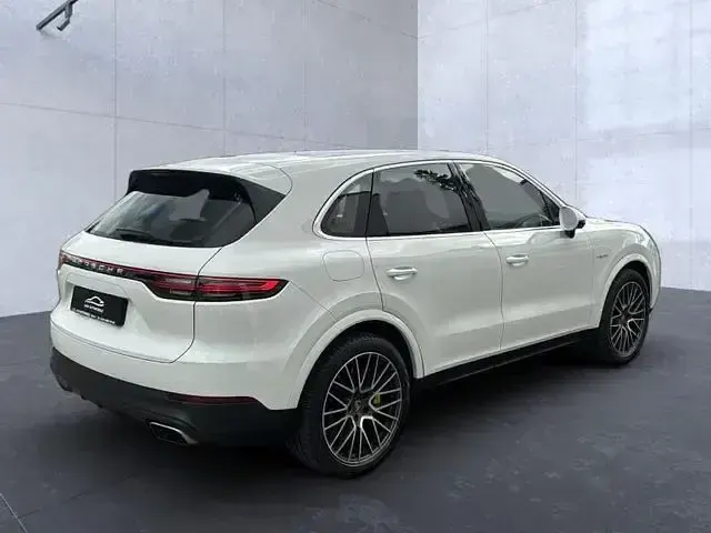 Używany Porsche Cayenne 462 KM (339 kW) 2021 Biały SUV