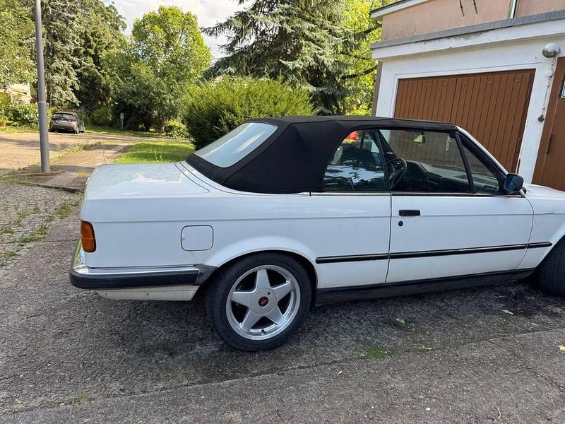 Gebraucht BMW 320 Cabriolet 129 PS (94 kW) 1988 Weiß Cabrio