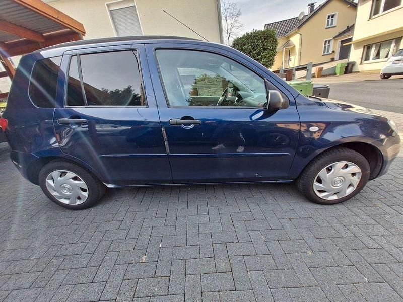 Gebraucht Mazda 2 75 PS (55 kW) 2003 Blau Kleinwagen