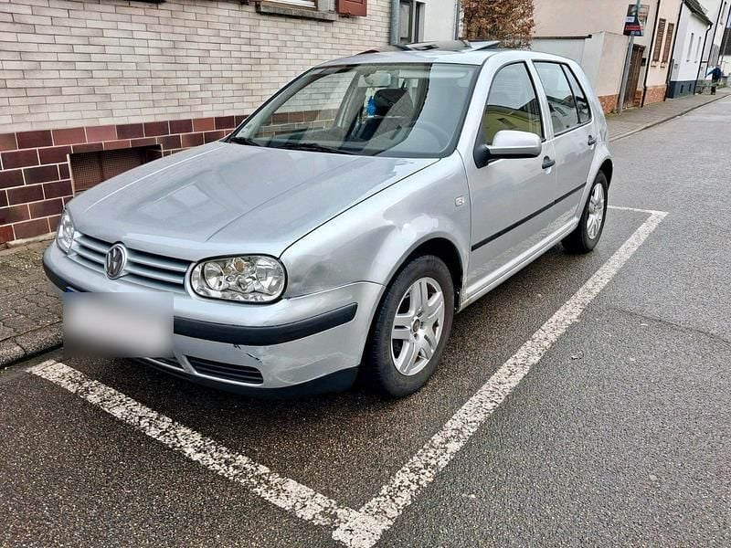 Gebraucht VW Golf IV 102 PS (75 kW) 2002 Silber Limousine