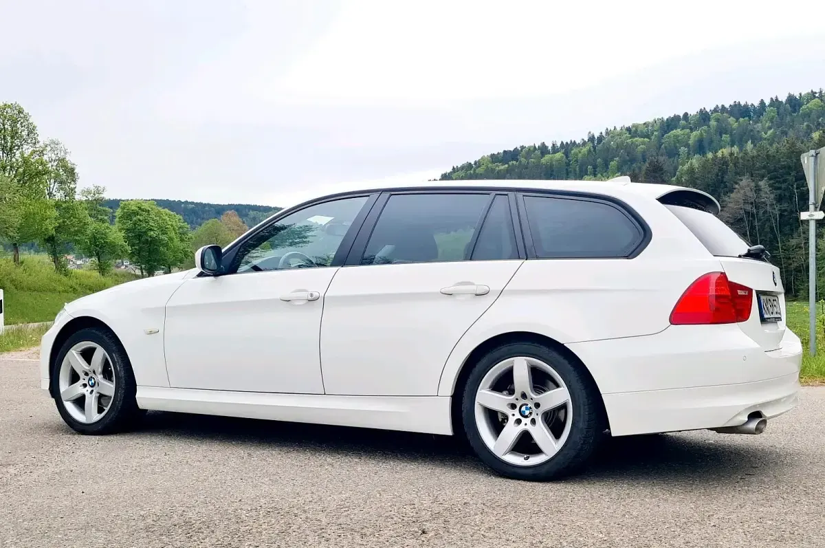 Gebraucht BMW 320 184 PS (135 kW) 2011 Weiß Kombi