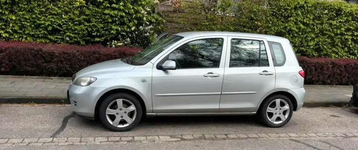 Brugt Mazda 2 75 HK (55 kW) 2004 Grå Hatchback