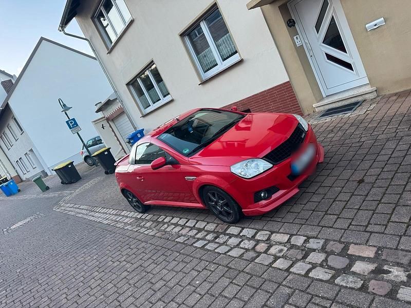 Gebraucht Opel Tigra 125 PS (91 kW) 2005 Rot Cabrio