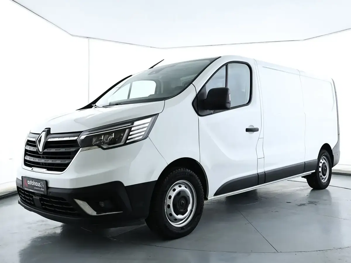 Gebraucht Renault Trafic Komfort 150 PS (110 kW) 2022 Weiß Van / Kleinbus