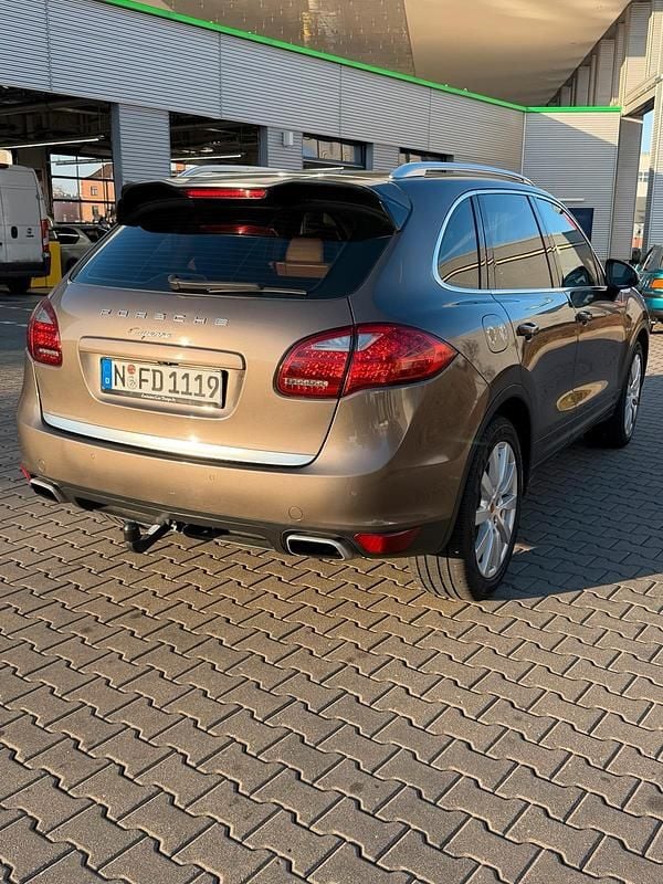 Gebraucht Porsche Cayenne 275 PS (202 kW) 2010 Braun SUV