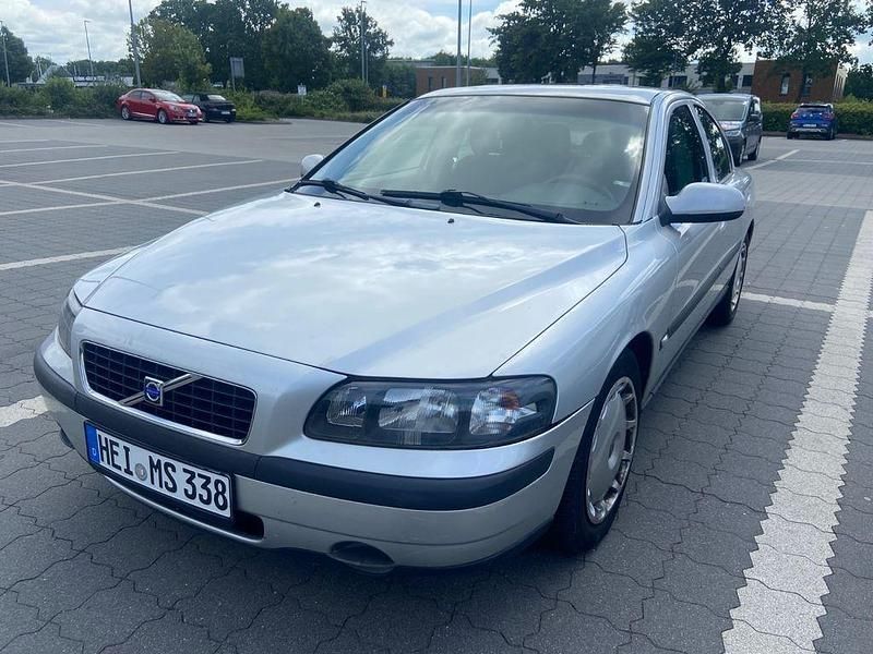 Silber Gebraucht 2002 Volvo S60 Limousine | 1.900 € (Guter Preis) - Bild 1/4