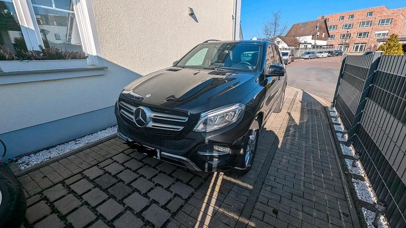 Gebraucht Mercedes GLE250 204 PS (150 kW) 2016 Schwarz SUV