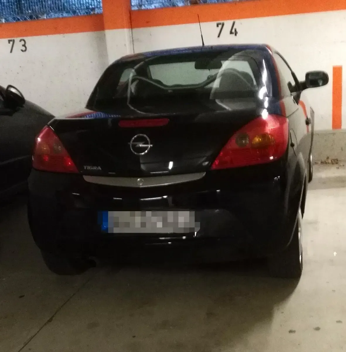 Używany Opel Tigra 125 KM (91 kW) 2005 Czarny Kabriolet