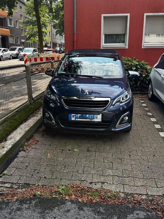Blau Gebraucht 2018 Peugeot 108 Allure Kleinwagen | 8.700 € (Fairer Preis) - Bild 1/4