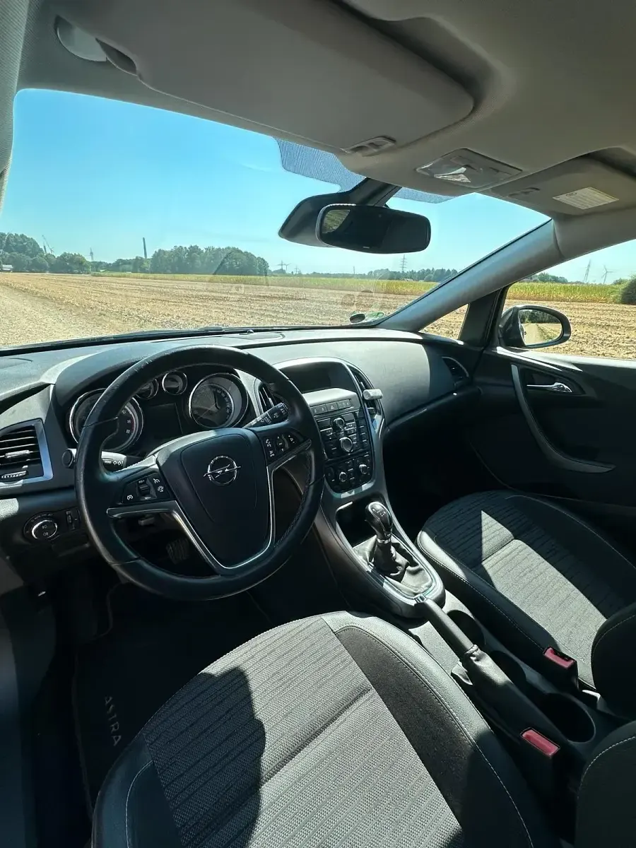 Gebraucht Opel Astra 140 PS (102 kW) 2015 Grau Limousine