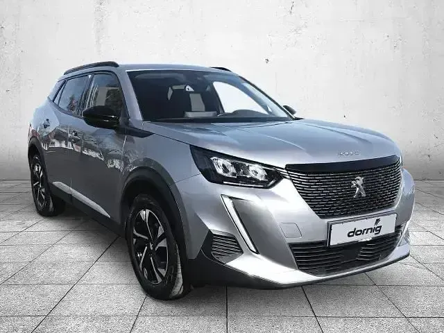 Gebraucht Peugeot 2008 Allure 101 PS (74 kW) 2022 Artense silber metallic SUV