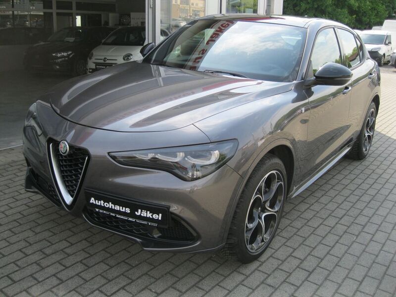 Grau Gebraucht 2023 Alfa Romeo Stelvio Ti SUV | 42.900 € (Teuer) - Bild 1/4