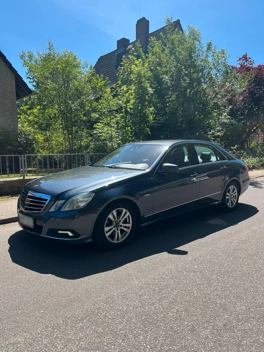 Gebraucht Mercedes E350 Elegance 292 PS (214 kW) 2010 Grau Limousine